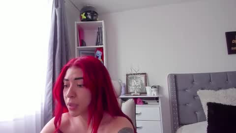 Snapshot of _poison_ivyyy chatting on 17, 10, 2025 V online show from 17, 10, 2025