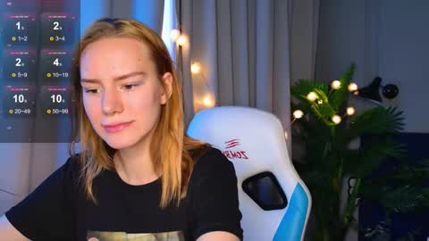 Snapshot of _ramona__ chatting on 3, 10, 2025 im Amy online show from 3, 10, 2025