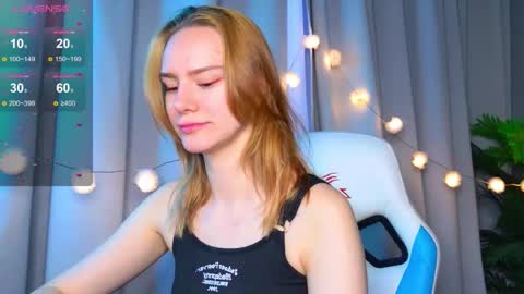 Snapshot of _ramona__ chatting on 18, 10, 2025 im Amy online show from 18, 10, 2025