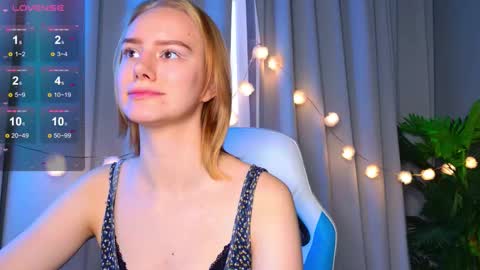 Snapshot of _ramona__ chatting on 21, 10, 2025 im Amy online show from 21, 10, 2025