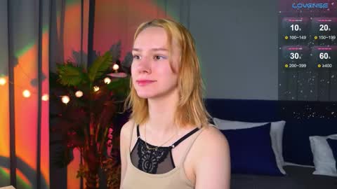 Snapshot of _ramona__ chatting on 28, 11, 2025 im Amy online show from 28, 11, 2025