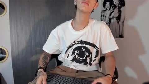 Snapshot of _realwav chatting on 8, 11, 2025 wav online show from 8, 11, 2025