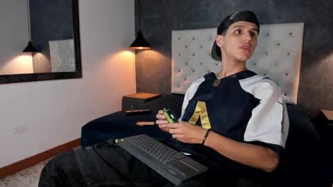 Snapshot of _realwav chatting on 18, 12, 2025 wav online show from 18, 12, 2025