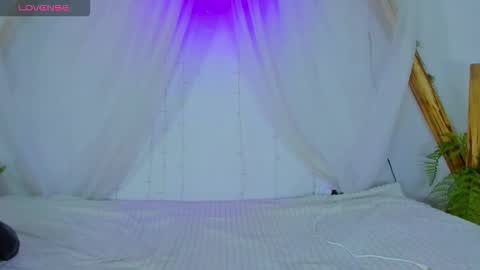 Moon online show from 1, 12, 2025