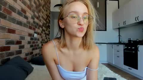 Snapshot of _ruby_kim chatting on 13, 9, 2025 Ruby online show from 13, 9, 2025