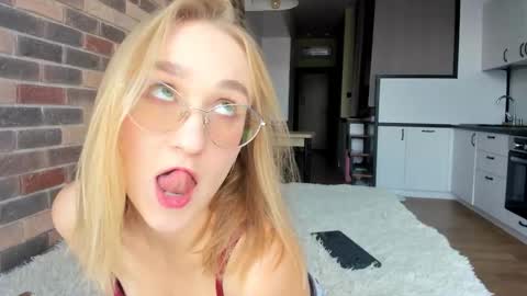 Snapshot of _ruby_kim chatting on 5, 11, 2025 Ruby online show from 5, 11, 2025