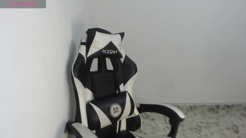 Snapshot of _samantha_fox19 chatting on 1, 4, 2026 _samantha_fox19 online show from 1, 4, 2026