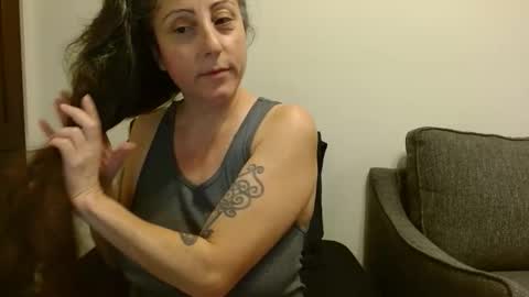 Sara Lynn online show from 8, 4, 2026