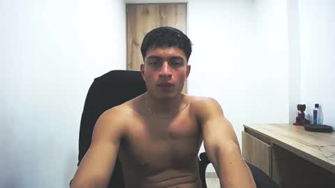 Juan Pablo-independent model online show from 6, 3, 2026