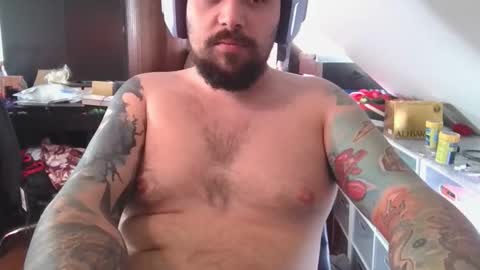 _smiley_bear27 online show from 25, 10, 2025