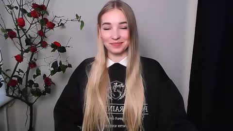 Snapshot of _snow_queen__ chatting on 14, 11, 2025 Rachel online show from 14, 11, 2025