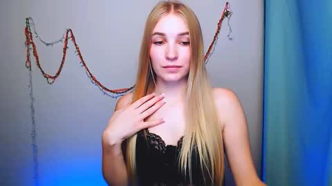 Snapshot of _snow_queen__ chatting on 16, 12, 2025 Rachel online show from 16, 12, 2025