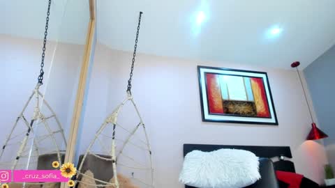    640  200   online show from 2, 2, 2025