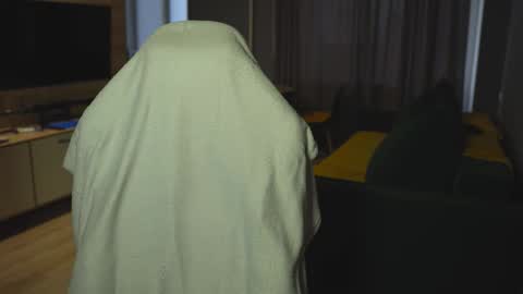 OLIVERpvt is open online show from 21, 11, 2025