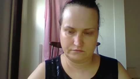 Melisa online show from 4, 3, 2025