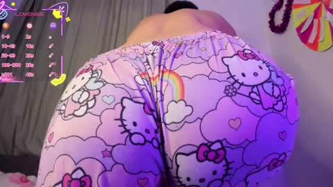 Snapshot of _strawberrycream chatting on 10, 9, 2025 Angela online show from 10, 9, 2025