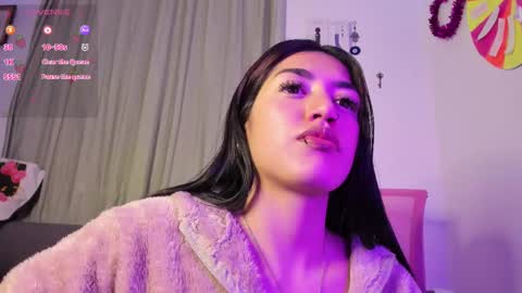 Snapshot of _strawberrycream chatting on 25, 9, 2025 Angela online show from 25, 9, 2025