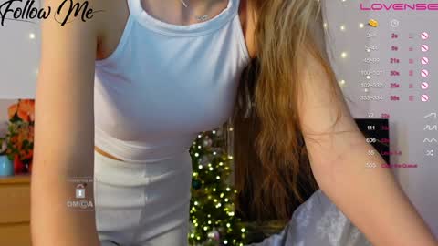 Snapshot of _sweetcams_ chatting on 7, 12, 2024 Dasha online show from 7, 12, 2024