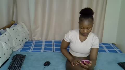 Snapshot of _sweetums chatting on 30, 9, 2025 Rosy  Steph online show from 30, 9, 2025