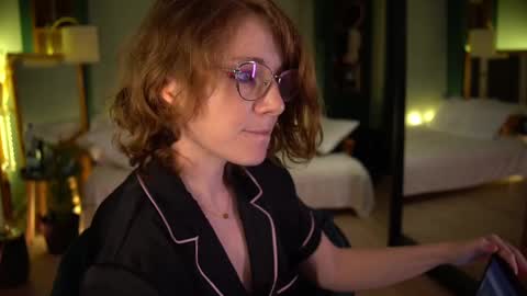 Evi online show from 28, 2, 2025