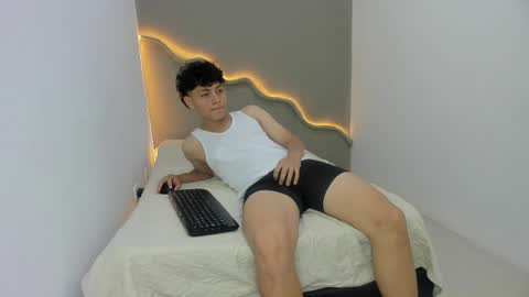 Snapshot of _theoo1 chatting on 4, 11, 2025 Theoo online show from 4, 11, 2025