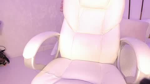 Snapshot of _tinyrousse_ chatting on 19, 1, 2025 Rousse online show from 19, 1, 2025