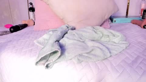 Snapshot of _tinyrousse_ chatting on 12, 3, 2025 Rousse online show from 12, 3, 2025