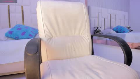 Snapshot of _tinyrousse_ chatting on 9, 9, 2025 Rousse online show from 9, 9, 2025