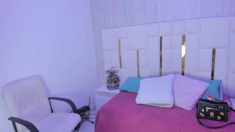 Snapshot of _tinyrousse_ chatting on 6, 10, 2025 Rousse online show from 6, 10, 2025