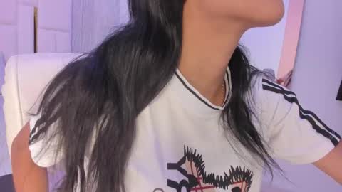 Snapshot of _tinyrousse_ chatting on 21, 10, 2025 Rousse online show from 21, 10, 2025