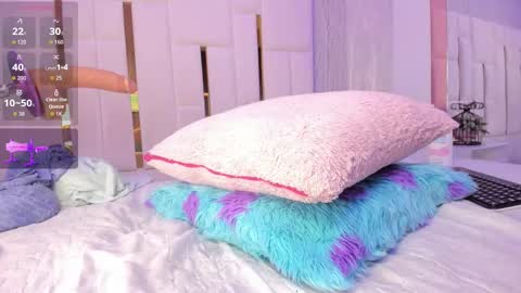 Snapshot of _tinyrousse_ chatting on 22, 10, 2025 Rousse online show from 22, 10, 2025