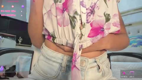 Snapshot of _tinyrousse_ chatting on 1, 12, 2025 Rousse online show from 1, 12, 2025