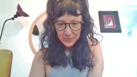 Snapshot of _tutti_frutti_ chatting on 16, 4, 2026 _tutti_frutti_ online show from 16, 4, 2026