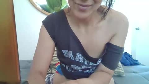 Snapshot of _tutti_frutti_ chatting on 23, 4, 2026 _tutti_frutti_ online show from 23, 4, 2026
