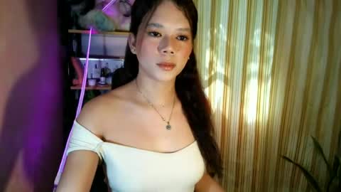 _urpetitegirl online show from 22, 6, 2026