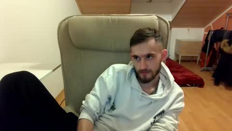 Snapshot of _v_l_a_d_ chatting on 1, 2, 2025 Vlad online show from 1, 2, 2025