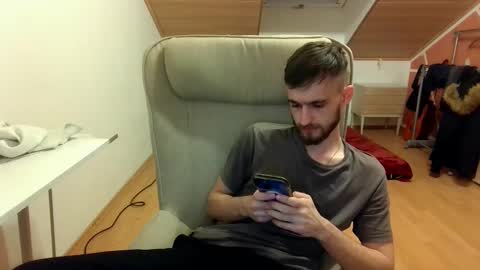 Snapshot of _v_l_a_d_ chatting on 1, 2, 2025 Vlad online show from 1, 2, 2025