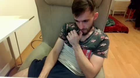 Snapshot of _v_l_a_d_ chatting on 8, 2, 2025 Vlad online show from 8, 2, 2025