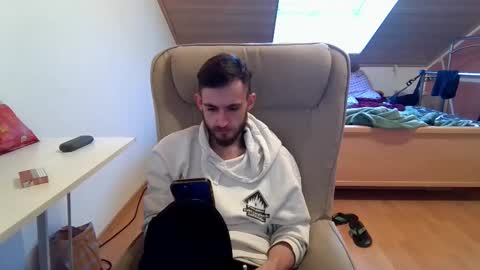 Snapshot of _v_l_a_d_ chatting on 17, 2, 2025 Vlad online show from 17, 2, 2025