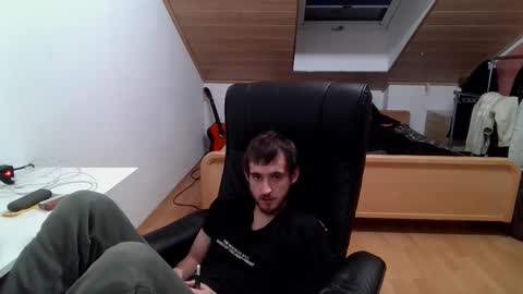 Snapshot of _v_l_a_d_ chatting on 19, 11, 2025 Vlad online show from 19, 11, 2025