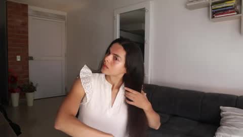 Snapshot of _vahos chatting on 25, 5, 2026 Anastasia Vahos online show from 25, 5, 2026