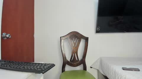Snapshot of _valentina_69 chatting on 7, 6, 2026 _valentina_69 online show from 7, 6, 2026