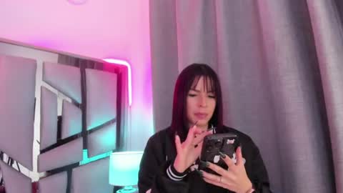 Snapshot of _valeria_saenz_ chatting on 25, 6, 2026 _valeria_saenz_ online show from 25, 6, 2026