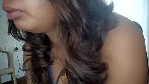 Snapshot of _vanshika_0 chatting on 15, 9, 2025 _vanshika_0 online show from 15, 9, 2025
