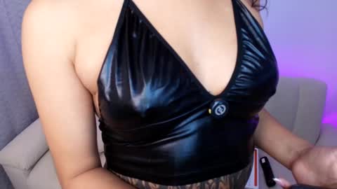 Snapshot of _velka_ chatting on 17, 12, 2025 _velka_ online show from 17, 12, 2025