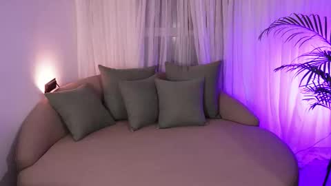 Snapshot of _victoria_florez chatting on 27, 9, 2025 VICTORIA online show from 27, 9, 2025