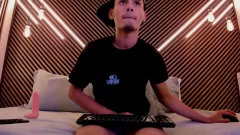  white fox  online show from 19, 2, 2025