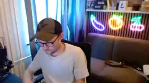 Snapshot of _whoisthatguy_ chatting on 4, 7, 2026 _whoisthatguy_ online show from 4, 7, 2026