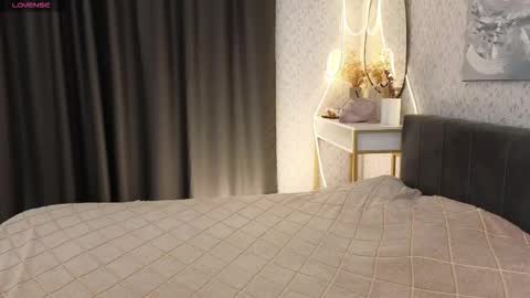 Snapshot of _your_sweetdream chatting on 11, 10, 2025 Jasmine online show from 11, 10, 2025