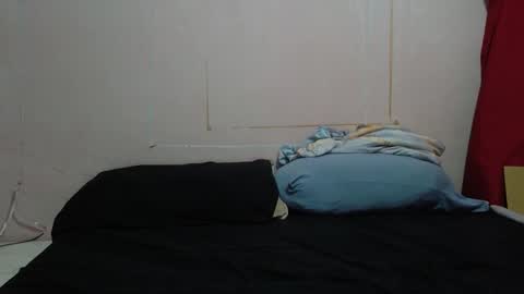 Snapshot of _yourmyonlyb_22 chatting on 23, 11, 2025 cherry online show from 23, 11, 2025